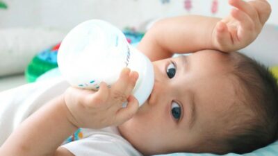 Tips Memilih Botol Susu Bayi