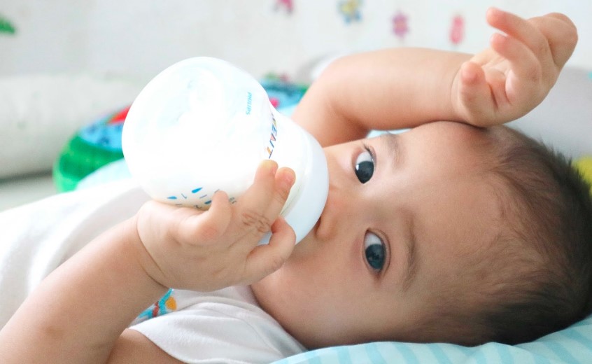 Tips Memilih Botol Susu Bayi