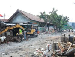 Atasi Kemacetan, Jalan di Kawasan Pasar Ciputat Tangsel Diperlebar