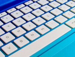 Cara Membuat Pedang di Keyboard yang Mudah diikuti