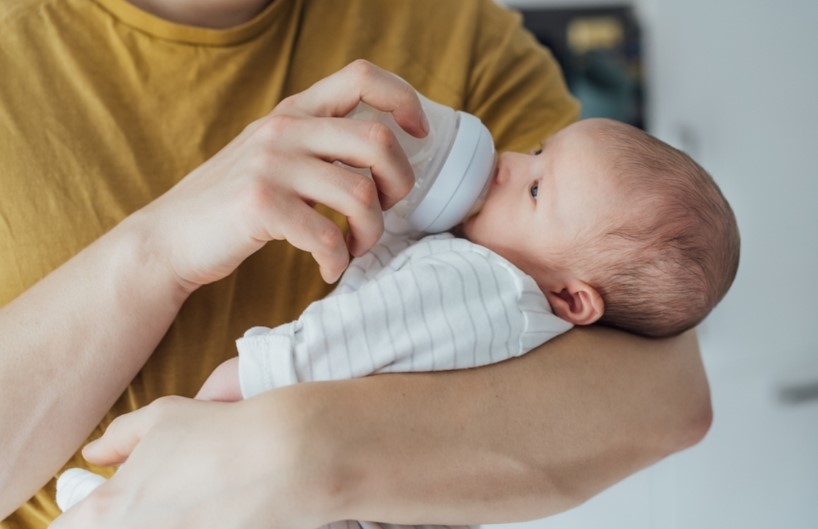 Tips Ampuh Agar Bayi Mau Minum Susu Formula Dari Dot